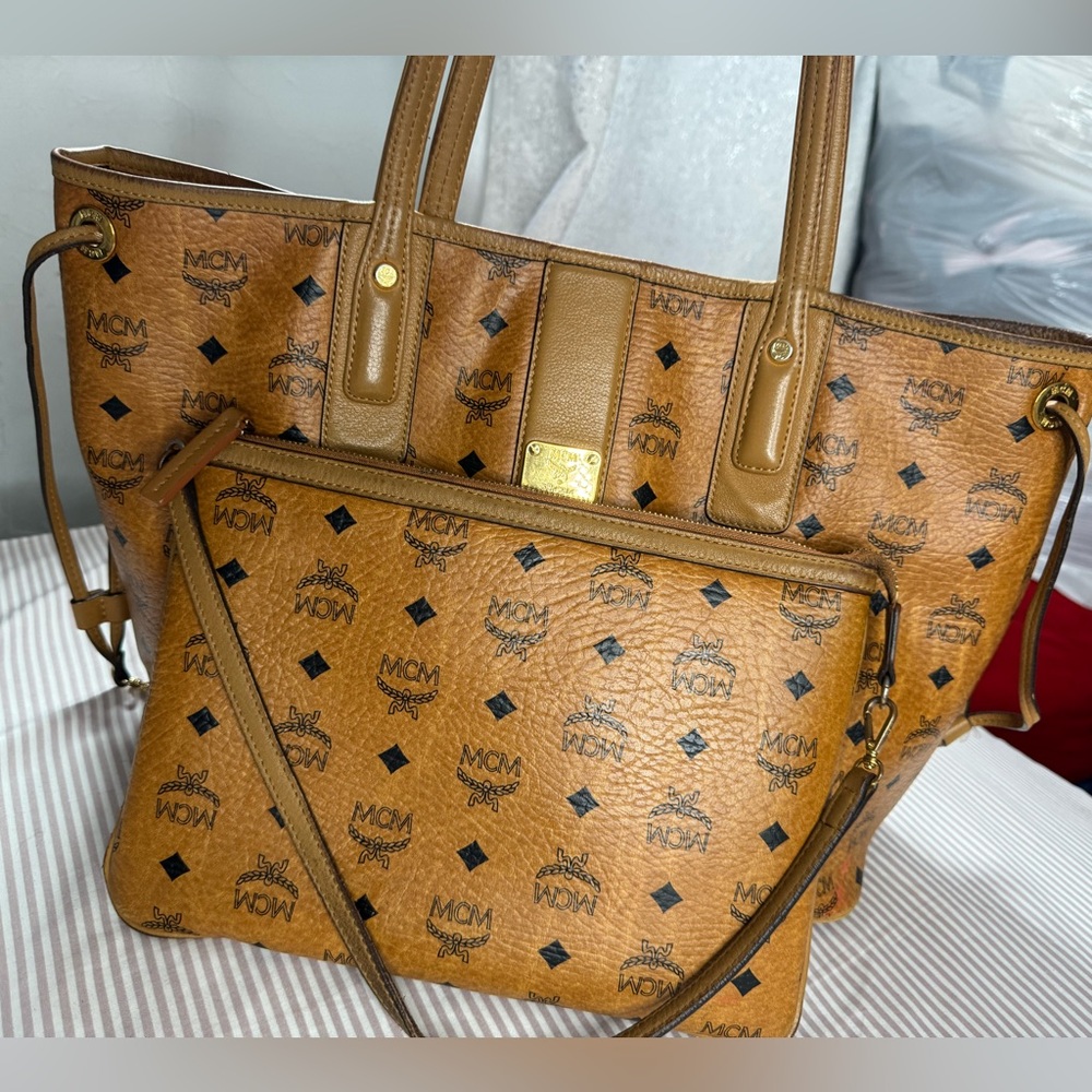 MCM Liz Medium Reversible Tote bag Lightweight